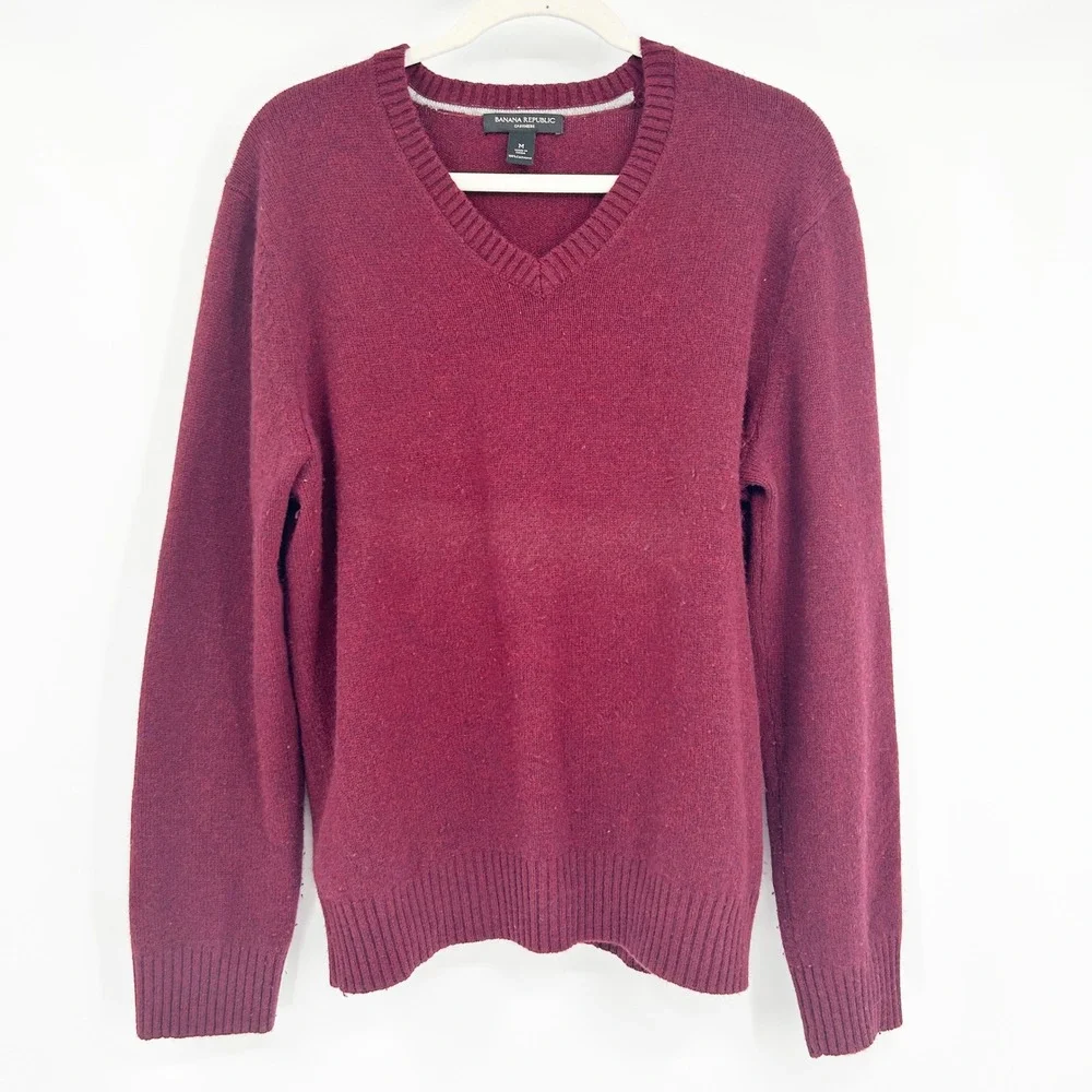 Banana Republic Mens Cozy 100% Cashmere V Neck Pullover Sweater Size M Burgundy